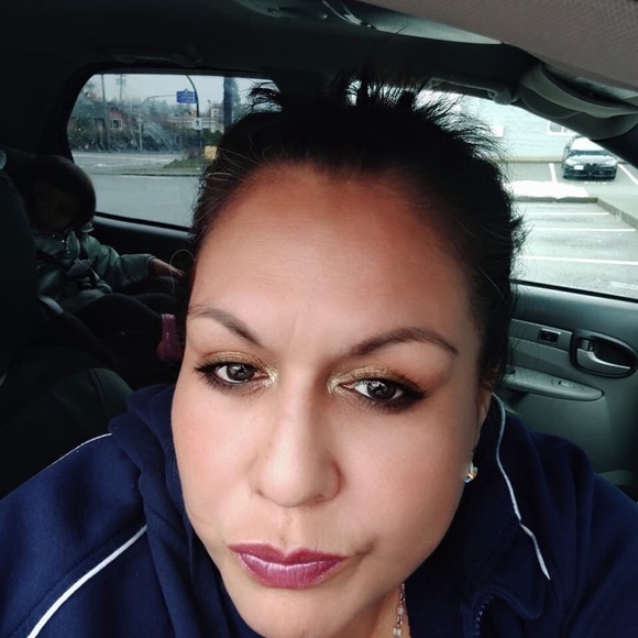 Meet your Posher, Angie - Picture 4 of 8